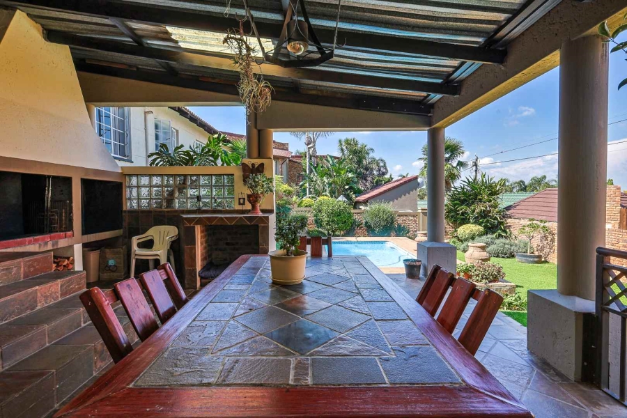 4 Bedroom Property for Sale in Moreleta Park Gauteng