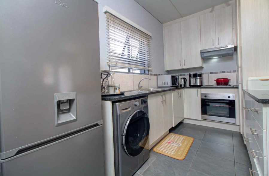 2 Bedroom Property for Sale in Honeydew Grove Gauteng