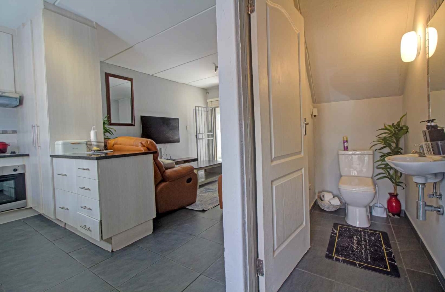 2 Bedroom Property for Sale in Honeydew Grove Gauteng