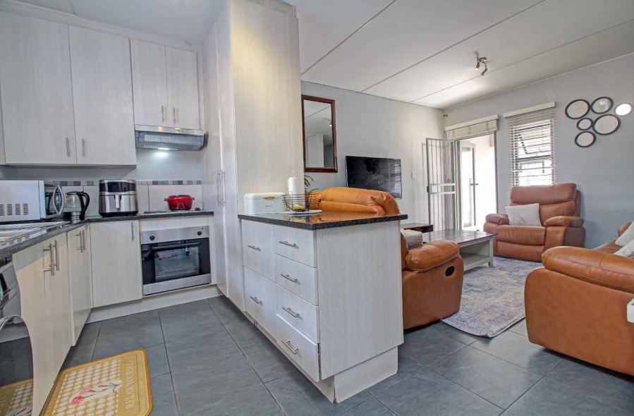 2 Bedroom Property for Sale in Honeydew Grove Gauteng