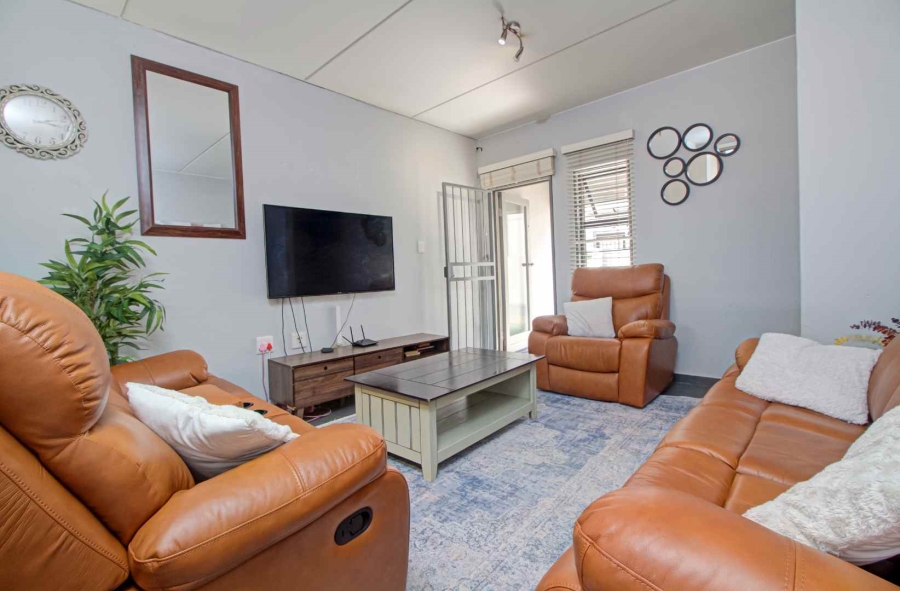 2 Bedroom Property for Sale in Honeydew Grove Gauteng