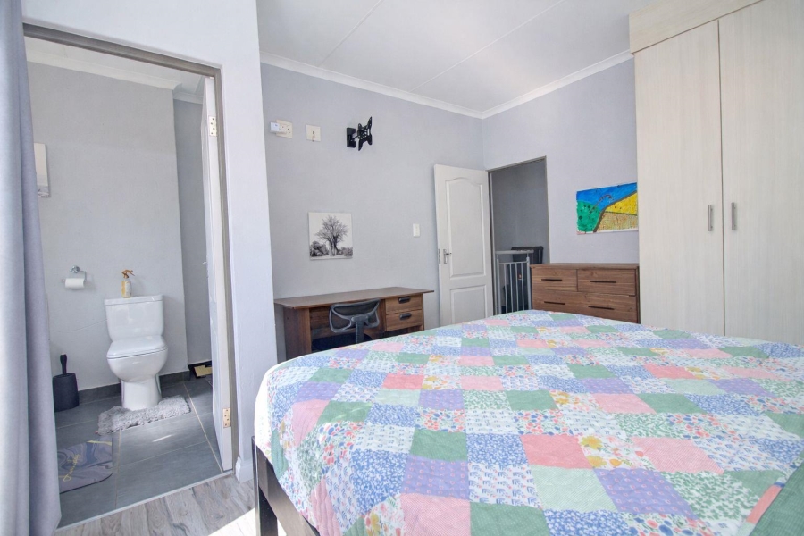 2 Bedroom Property for Sale in Honeydew Grove Gauteng