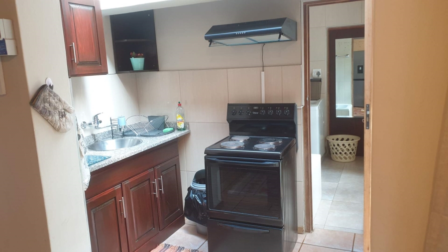 To Let 1 Bedroom Property for Rent in Morningside Manor Gauteng
