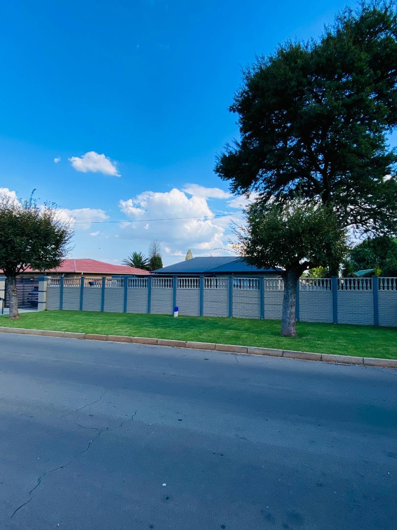 3 Bedroom Property for Sale in Horison Gauteng