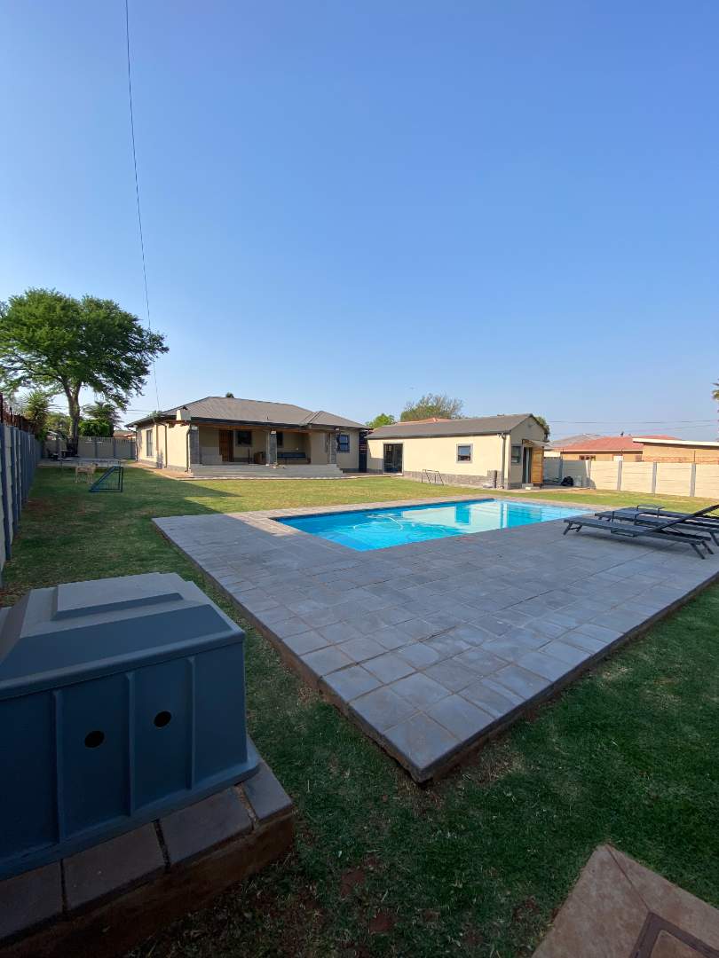 3 Bedroom Property for Sale in Horison Gauteng