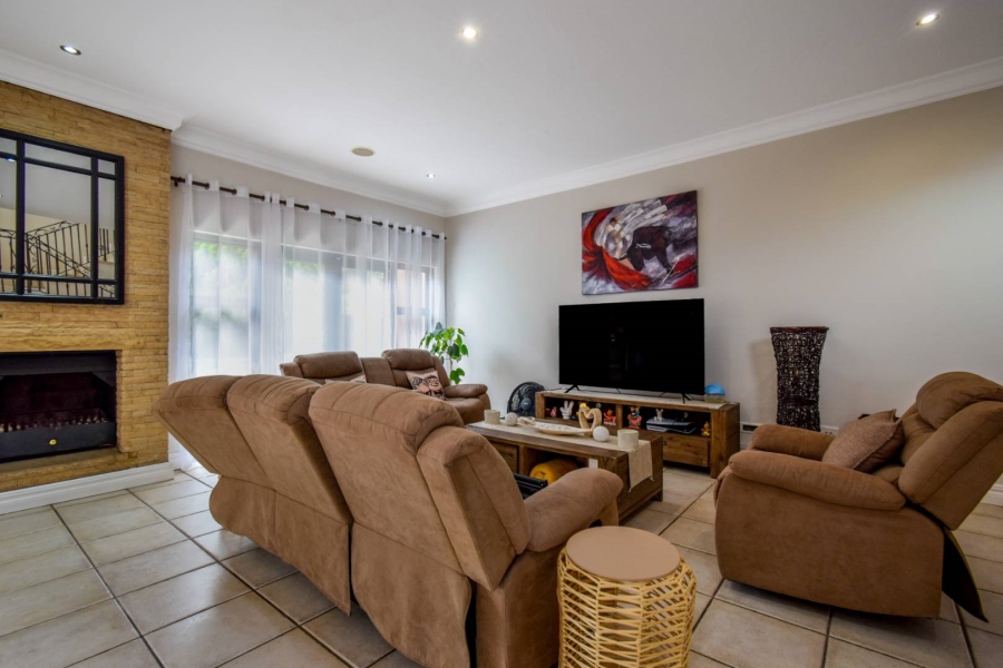 To Let 4 Bedroom Property for Rent in Muckleneuk Gauteng