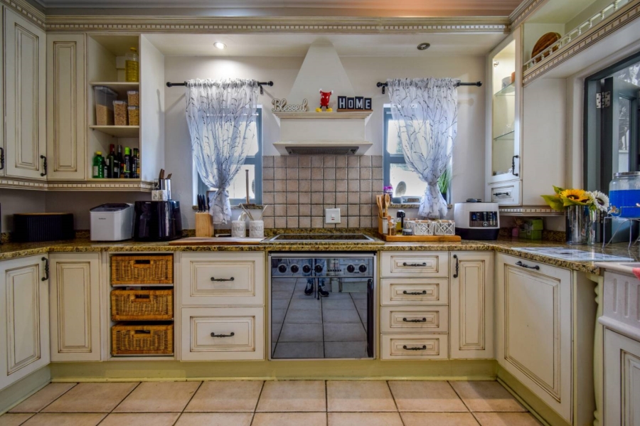 To Let 4 Bedroom Property for Rent in Muckleneuk Gauteng