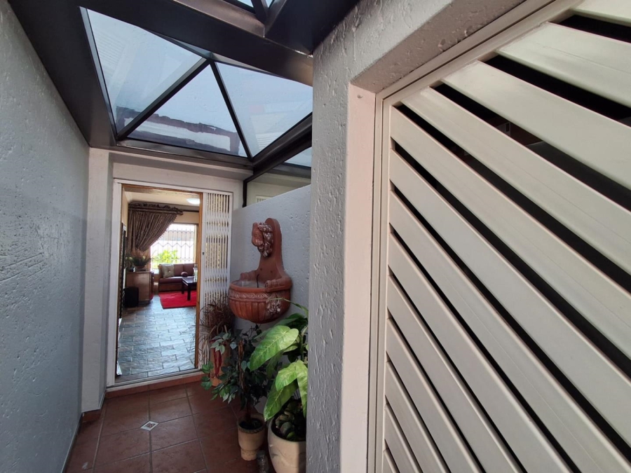 3 Bedroom Property for Sale in Glenvista Gauteng