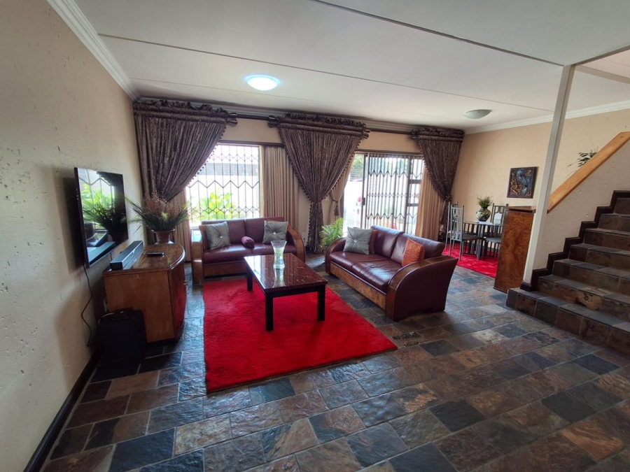 3 Bedroom Property for Sale in Glenvista Gauteng