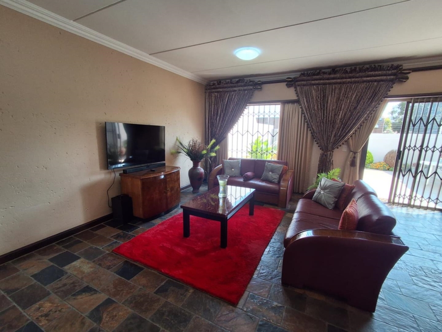 3 Bedroom Property for Sale in Glenvista Gauteng