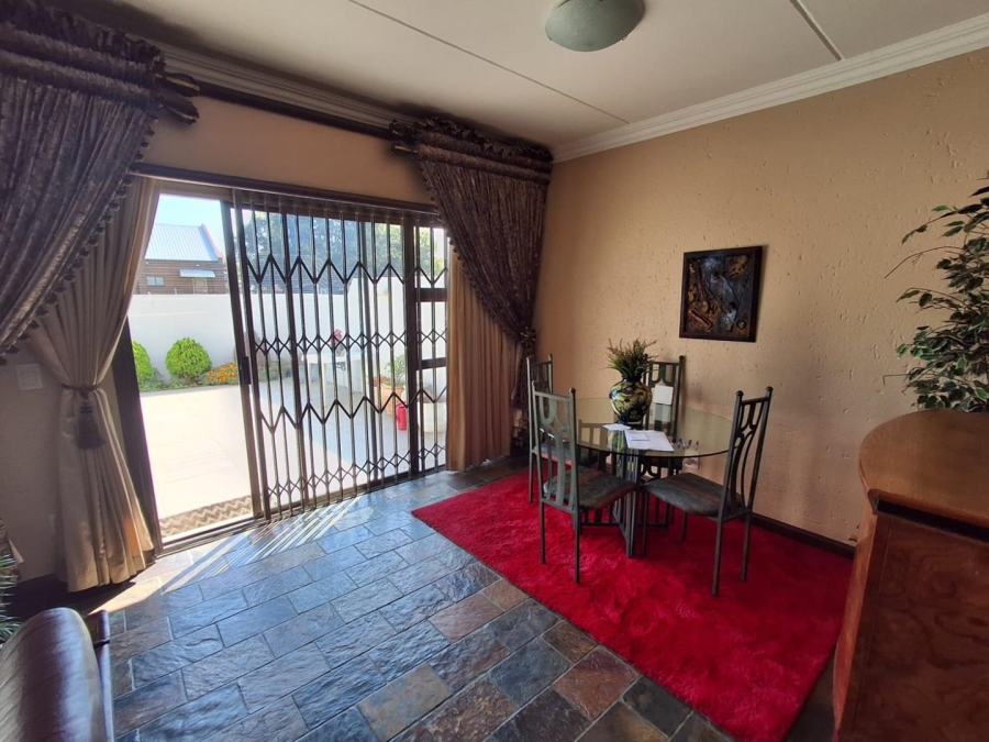 3 Bedroom Property for Sale in Glenvista Gauteng