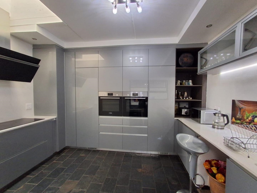 3 Bedroom Property for Sale in Glenvista Gauteng