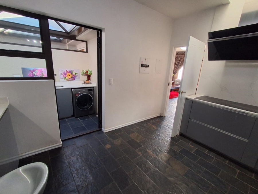 3 Bedroom Property for Sale in Glenvista Gauteng