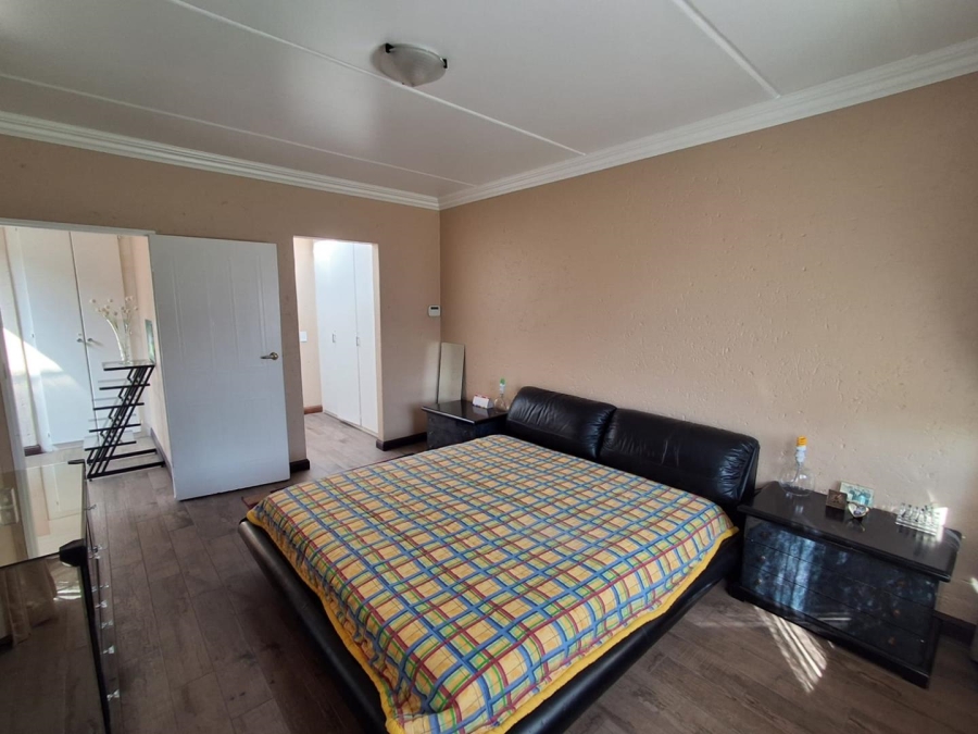 3 Bedroom Property for Sale in Glenvista Gauteng