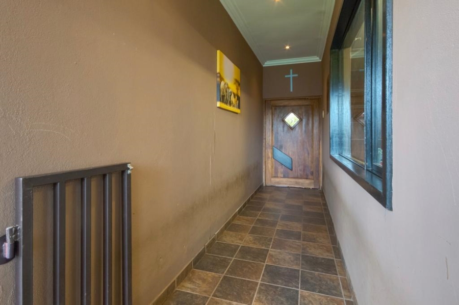 6 Bedroom Property for Sale in Glen Marais Gauteng