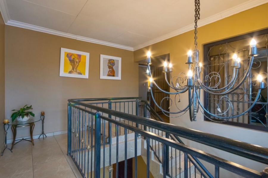 6 Bedroom Property for Sale in Glen Marais Gauteng