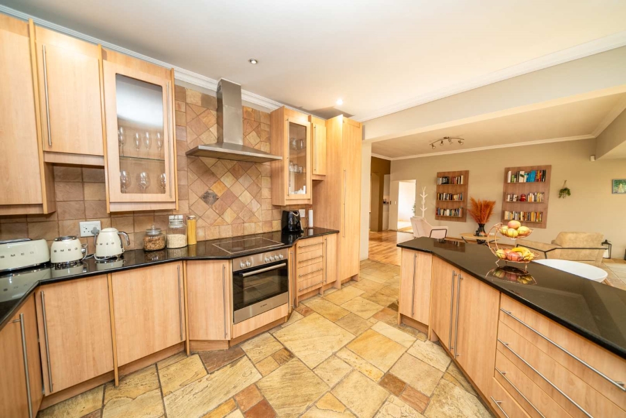 3 Bedroom Property for Sale in Glen Marais Gauteng