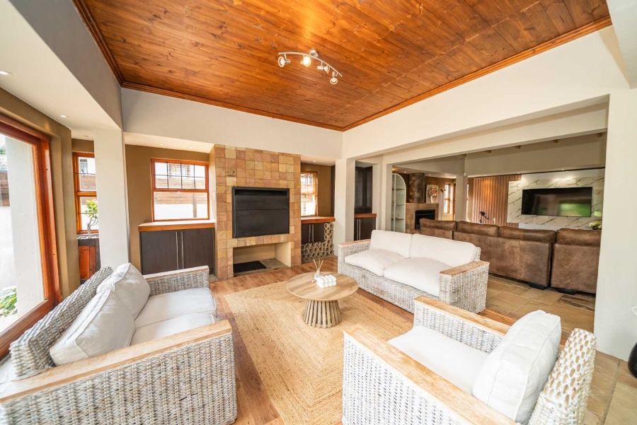 3 Bedroom Property for Sale in Glen Marais Gauteng