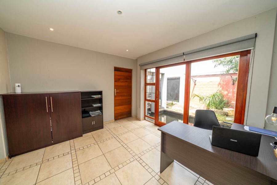 3 Bedroom Property for Sale in Glen Marais Gauteng