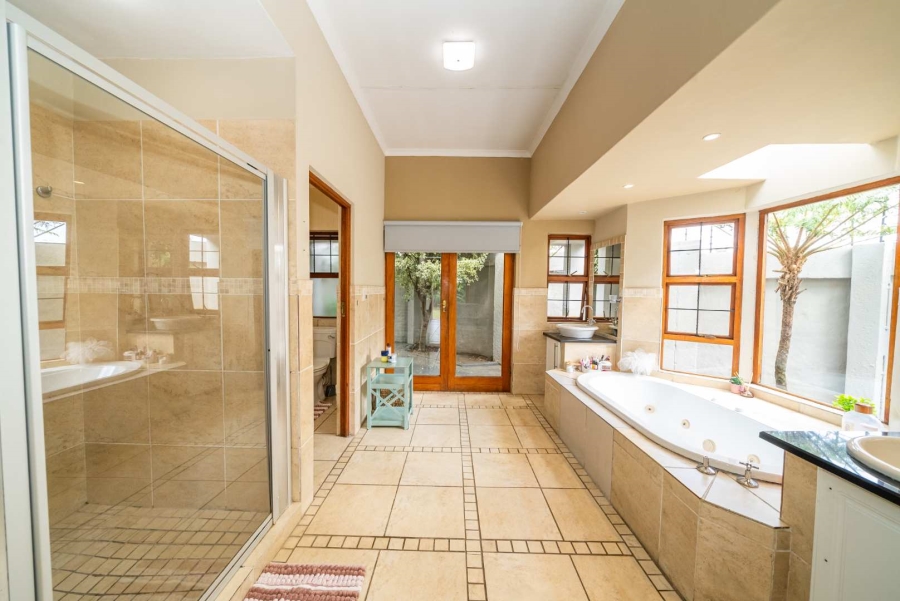 3 Bedroom Property for Sale in Glen Marais Gauteng