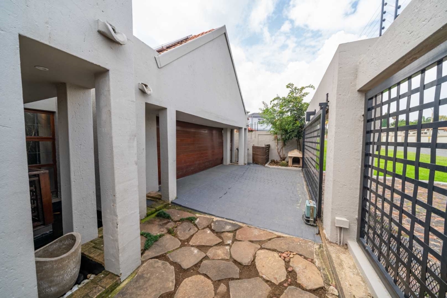 3 Bedroom Property for Sale in Glen Marais Gauteng