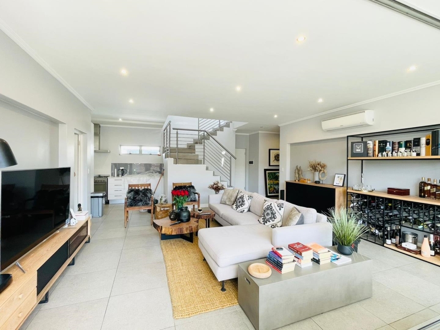 To Let 2 Bedroom Property for Rent in Melrose North Gauteng