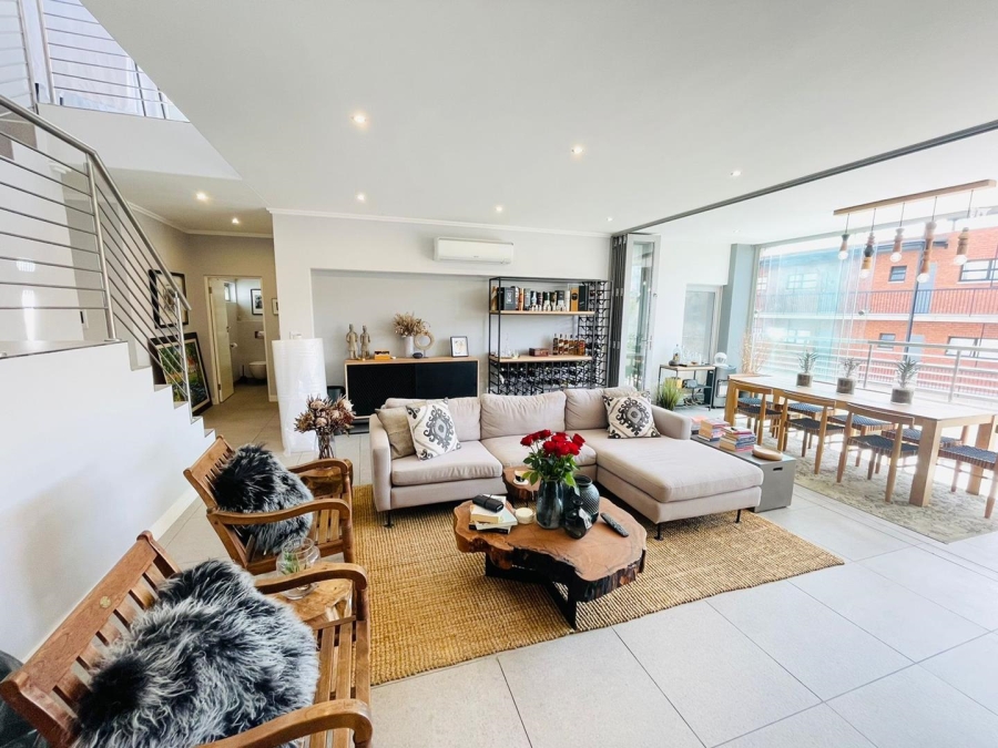 To Let 2 Bedroom Property for Rent in Melrose North Gauteng