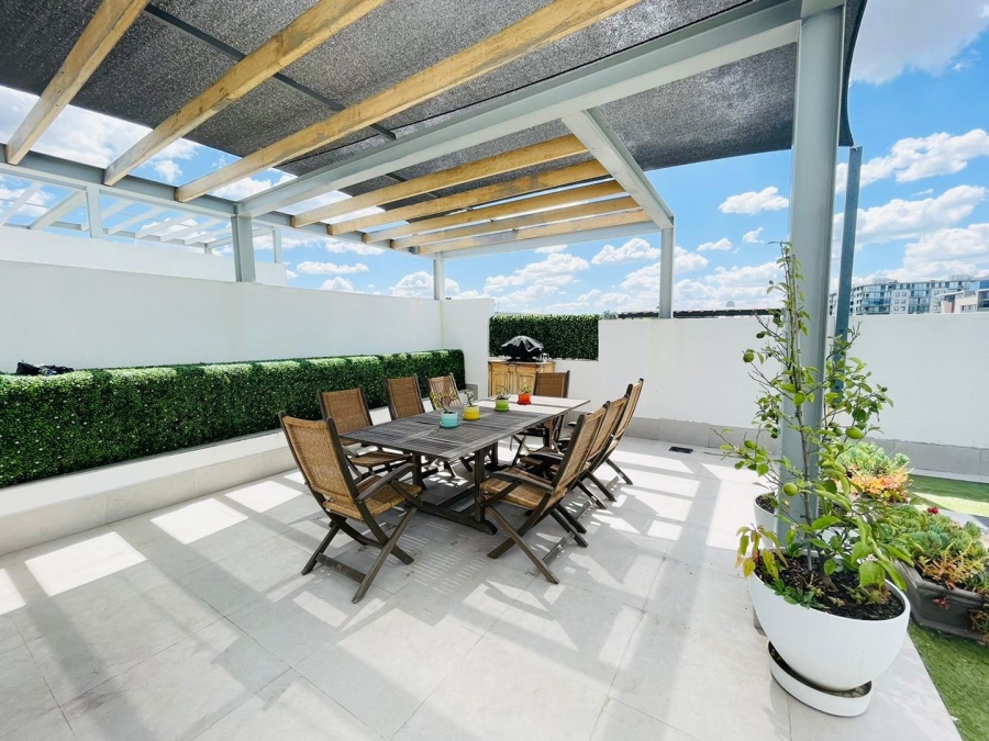 To Let 2 Bedroom Property for Rent in Melrose North Gauteng