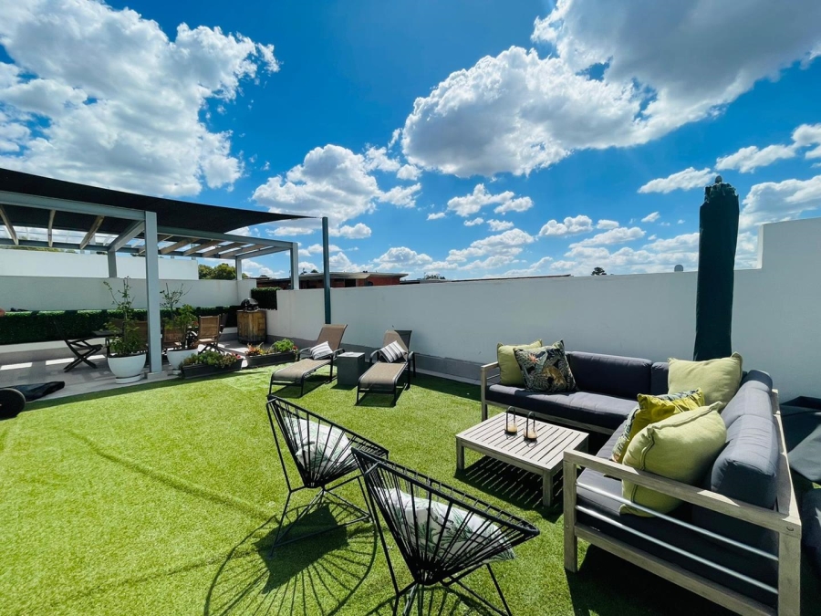 To Let 2 Bedroom Property for Rent in Melrose North Gauteng