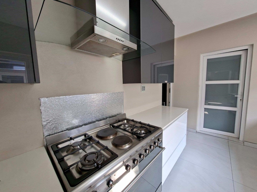 To Let 3 Bedroom Property for Rent in Hurlingham Gauteng