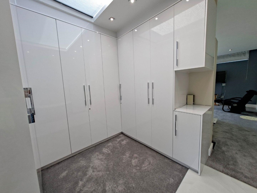 To Let 3 Bedroom Property for Rent in Hurlingham Gauteng