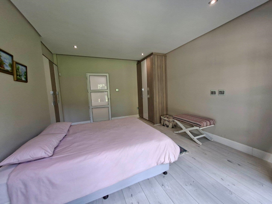 To Let 3 Bedroom Property for Rent in Hurlingham Gauteng