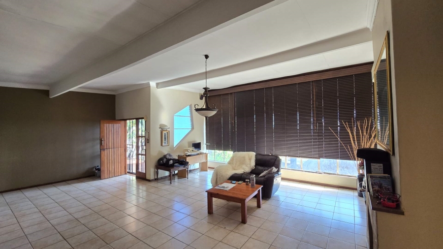 4 Bedroom Property for Sale in Sinoville Gauteng