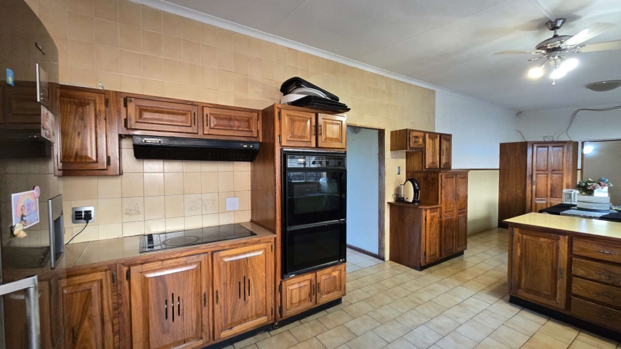 4 Bedroom Property for Sale in Sinoville Gauteng