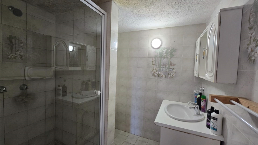 4 Bedroom Property for Sale in Sinoville Gauteng