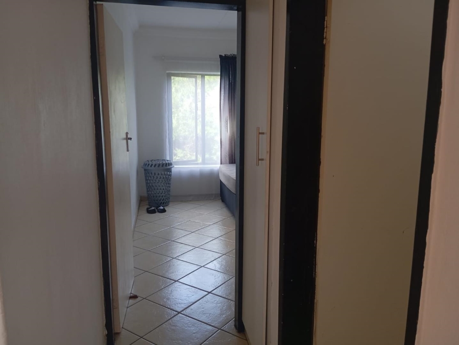 To Let 2 Bedroom Property for Rent in Tulisa Park Gauteng
