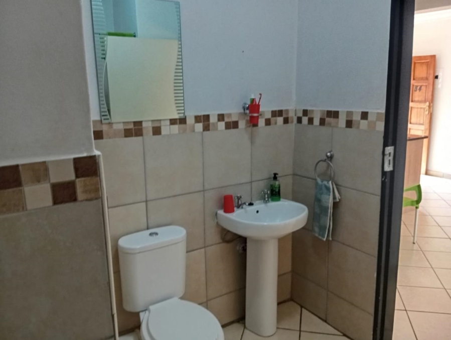 To Let 2 Bedroom Property for Rent in Tulisa Park Gauteng