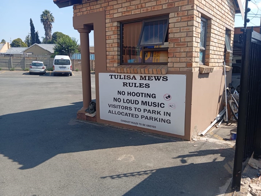 To Let 2 Bedroom Property for Rent in Tulisa Park Gauteng