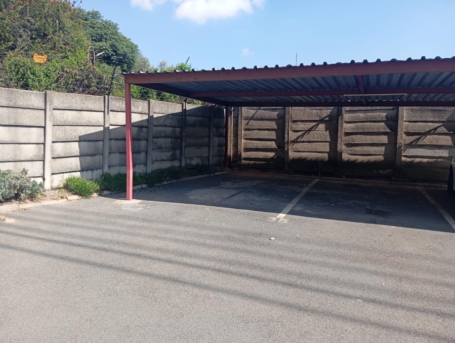 To Let 2 Bedroom Property for Rent in Tulisa Park Gauteng