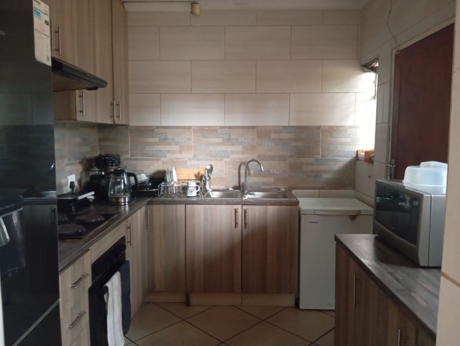 To Let 3 Bedroom Property for Rent in Brackenhurst Gauteng