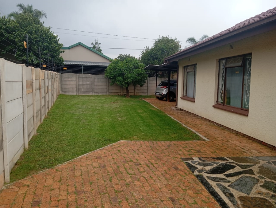 To Let 3 Bedroom Property for Rent in Brackenhurst Gauteng