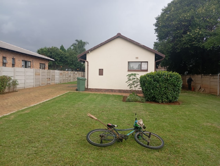 To Let 3 Bedroom Property for Rent in Brackenhurst Gauteng