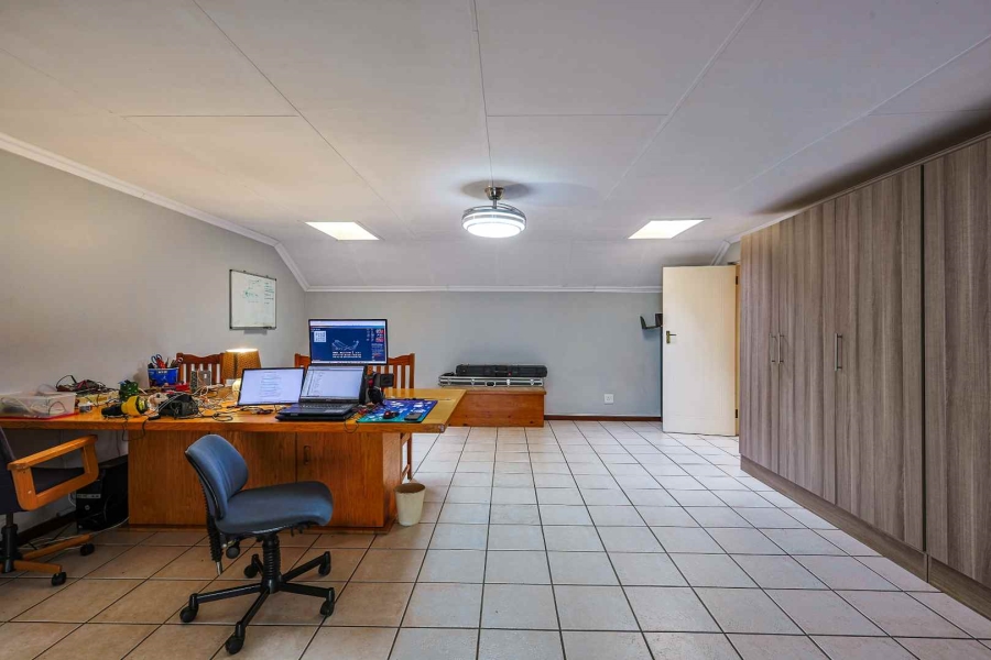 4 Bedroom Property for Sale in Moreleta Park Gauteng