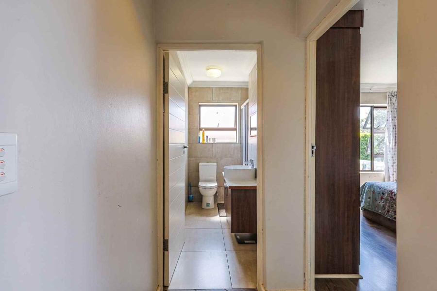 5 Bedroom Property for Sale in Olympus AH Gauteng