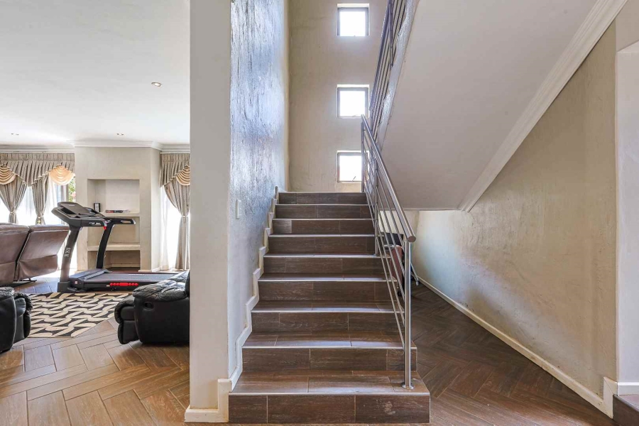 5 Bedroom Property for Sale in Olympus AH Gauteng