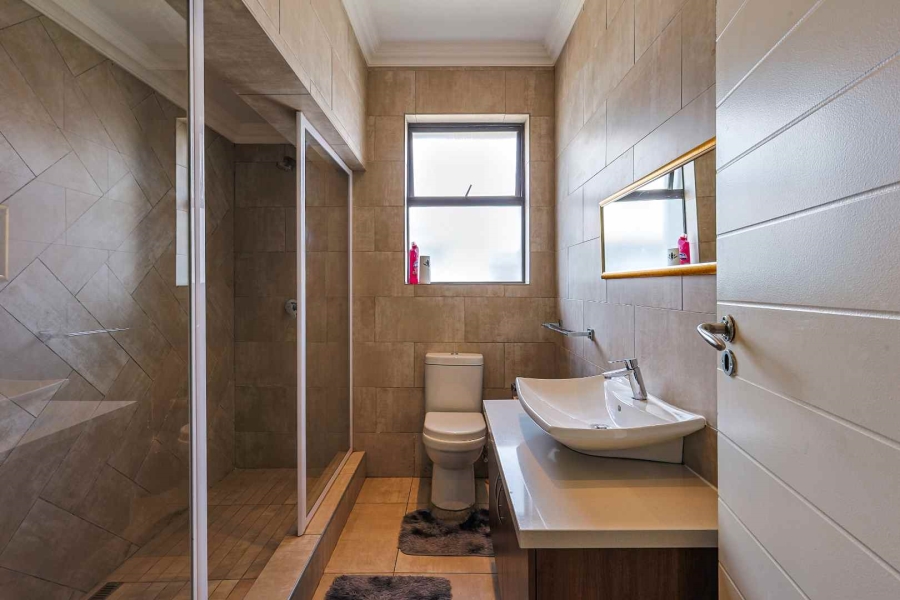 5 Bedroom Property for Sale in Olympus AH Gauteng