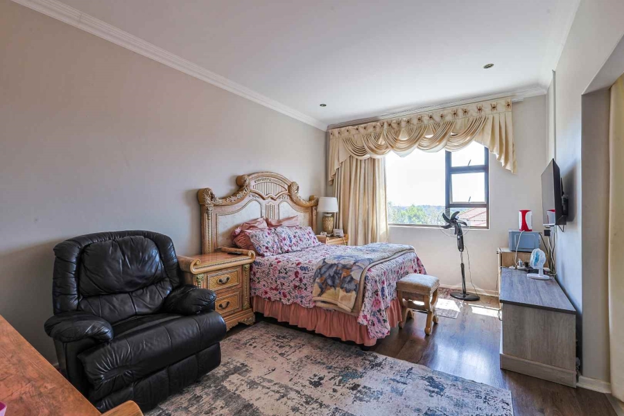 5 Bedroom Property for Sale in Olympus AH Gauteng