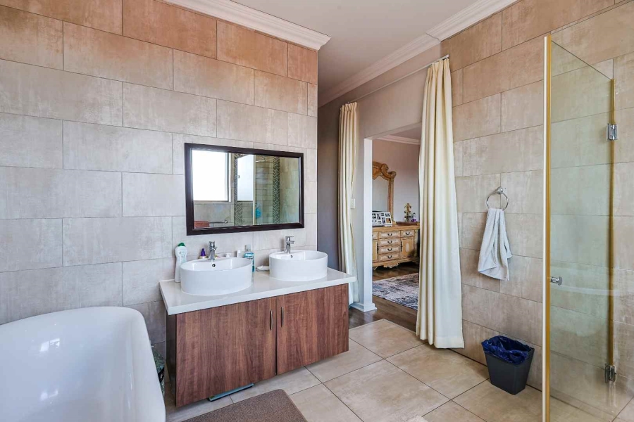 5 Bedroom Property for Sale in Olympus AH Gauteng