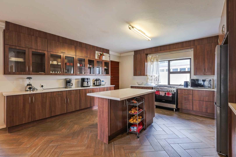 5 Bedroom Property for Sale in Olympus AH Gauteng