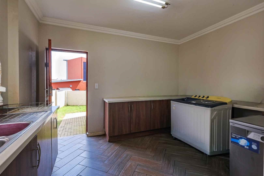 5 Bedroom Property for Sale in Olympus AH Gauteng
